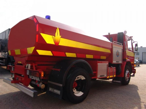  82M FEUERWEHR Tankwagen 7000L + Pumpe