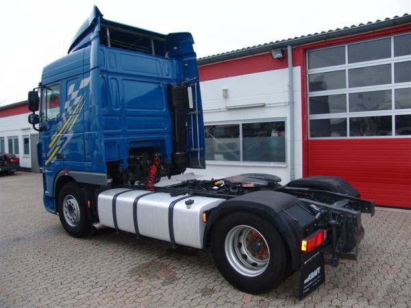  XF105.510 Space Cab, Schalter, Intarder, Euro5 mit Schubboden Hydraulik