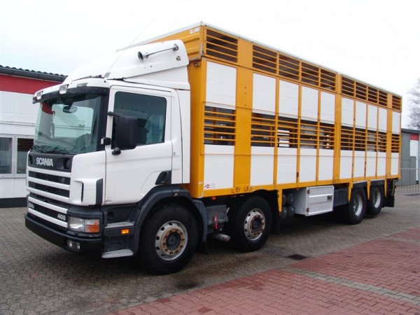  124G 400 Schweinetransporter