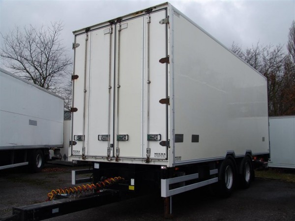 Andere - Renders Tandem box through-loading system liftgate 4 hydraulic supports