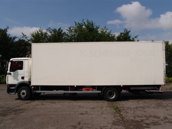  TGM 15.240 Box EURO 4 Liftgate air suspension