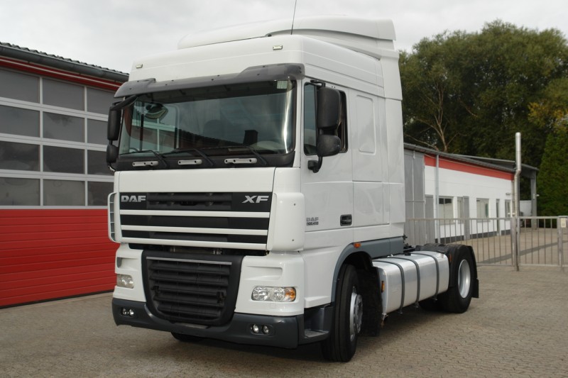 DAF - XF 105.410 SpaceCab  airco automatic gearbox 2 beds new TÜV!