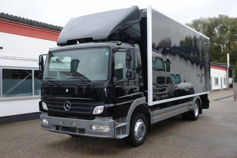 Mercedes-Benz - Atego 1218 dobozos teherautók 6,45m Emelőhátfal 1,5t Oldalsó ajtó
