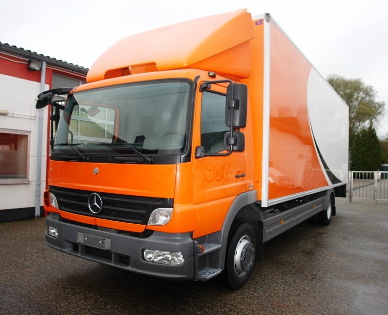 Mercedes-Benz Atego 1218 box liftgate 1500kg manual gearbox