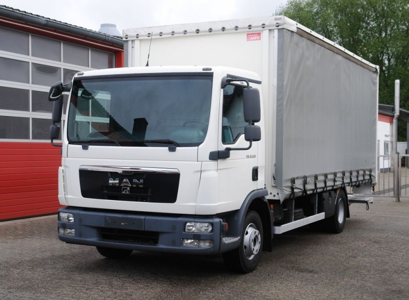 MAN - TGL 12.220 Kamion s ceradom Edscha Klima uređaj Hidraulična rampa EURO5