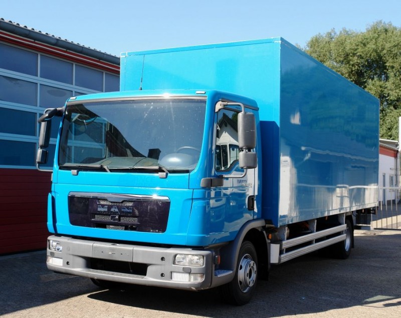 MAN - TGL 10.180 box 6,40 meters automatic airco liftgate only 154Tkm! TÜV new!
