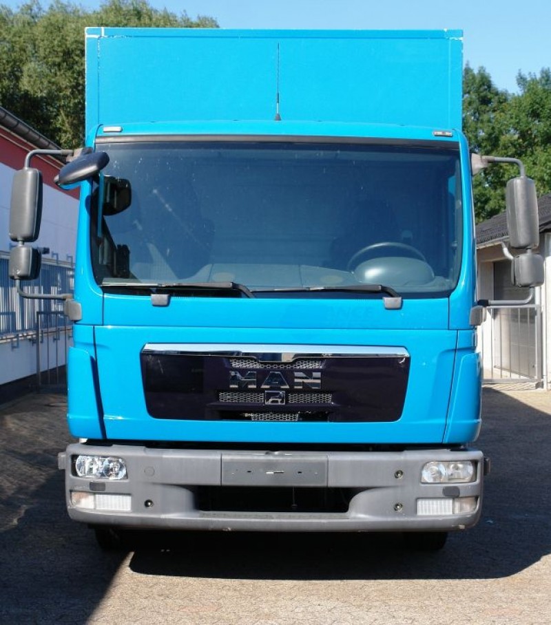 MAN TGL 10.180 kamion furgon 6,40m Potpuno automatski klima uređaj Hidraulična rampa!