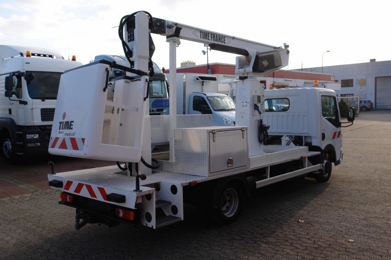 Renault Maxity 130 DXI plataforma sobre camión ET-36-NF, 13,20m, Capacidad de carga 200kg, 1270 horas de trabajo