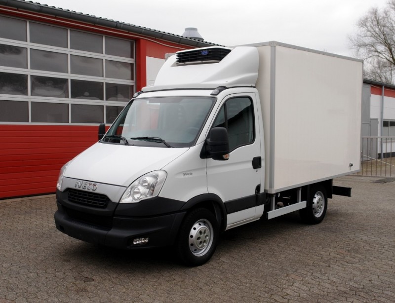 Iveco - Daily 35S13 hűtős furgon Carrier Xarios 200, Klíma, Teherbíró képesség1030kg EURO5