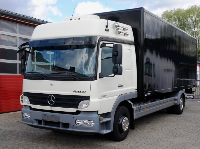 Mercedes-Benz - Atego 1324 L box 7,10m stationary airco full air supsension liftgate 1500kg EURO5 TÜV new!