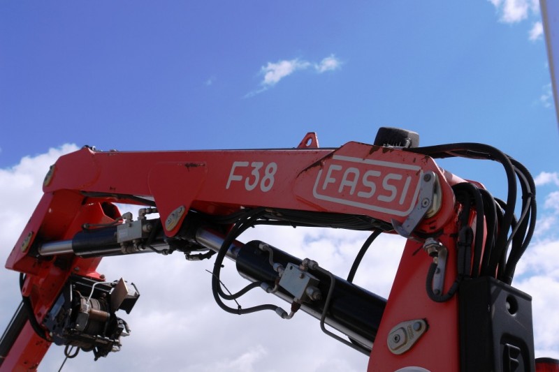 Iveco Daily 65C18 tipper crane Fassi F38 toolbox towbar TÜV new!