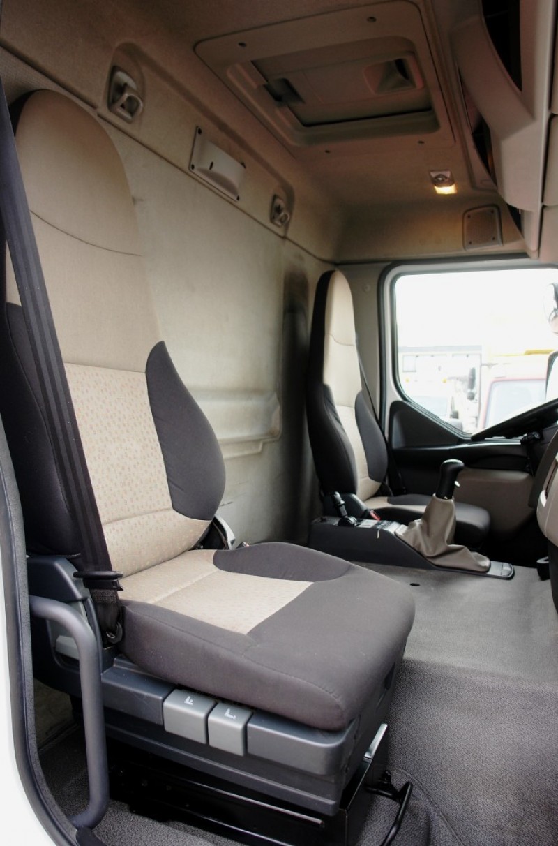 Renault - Premium 280DXi kamion s ravnom platformom za transport čelika 8,20m Puni zračni ovjes Intarder Klima uređaj