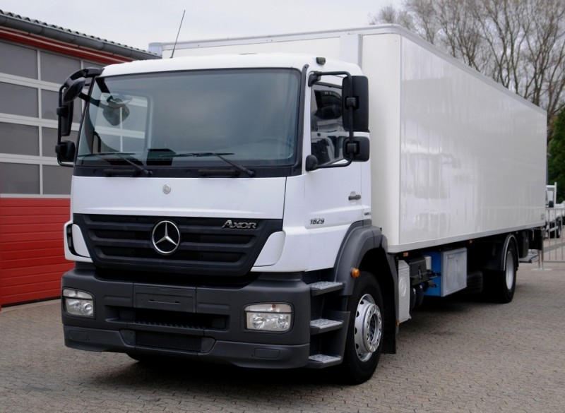 Mercedes-Benz - Axor 1829 NL camion frigo 8,70m Frigoblock Sponda idraulica 2000kg