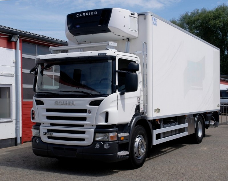 Scania - P280 freezer box 7,60m meat hooks retarder airco liftgate EURO5 new TÜV!