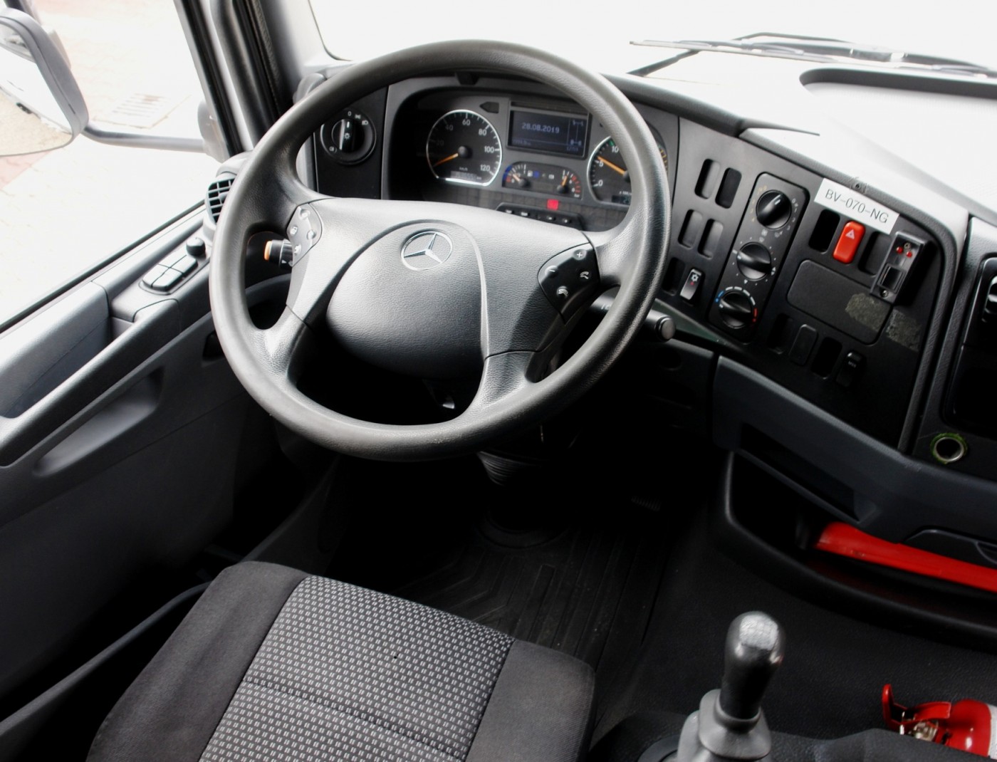 Mercedes-Benz Atego 818 RL Koffer 6,20m L-Fahrerhaus Klima Luftfederung Schaltgetriebe LBW 1500kg EURO5 TÜV neu!