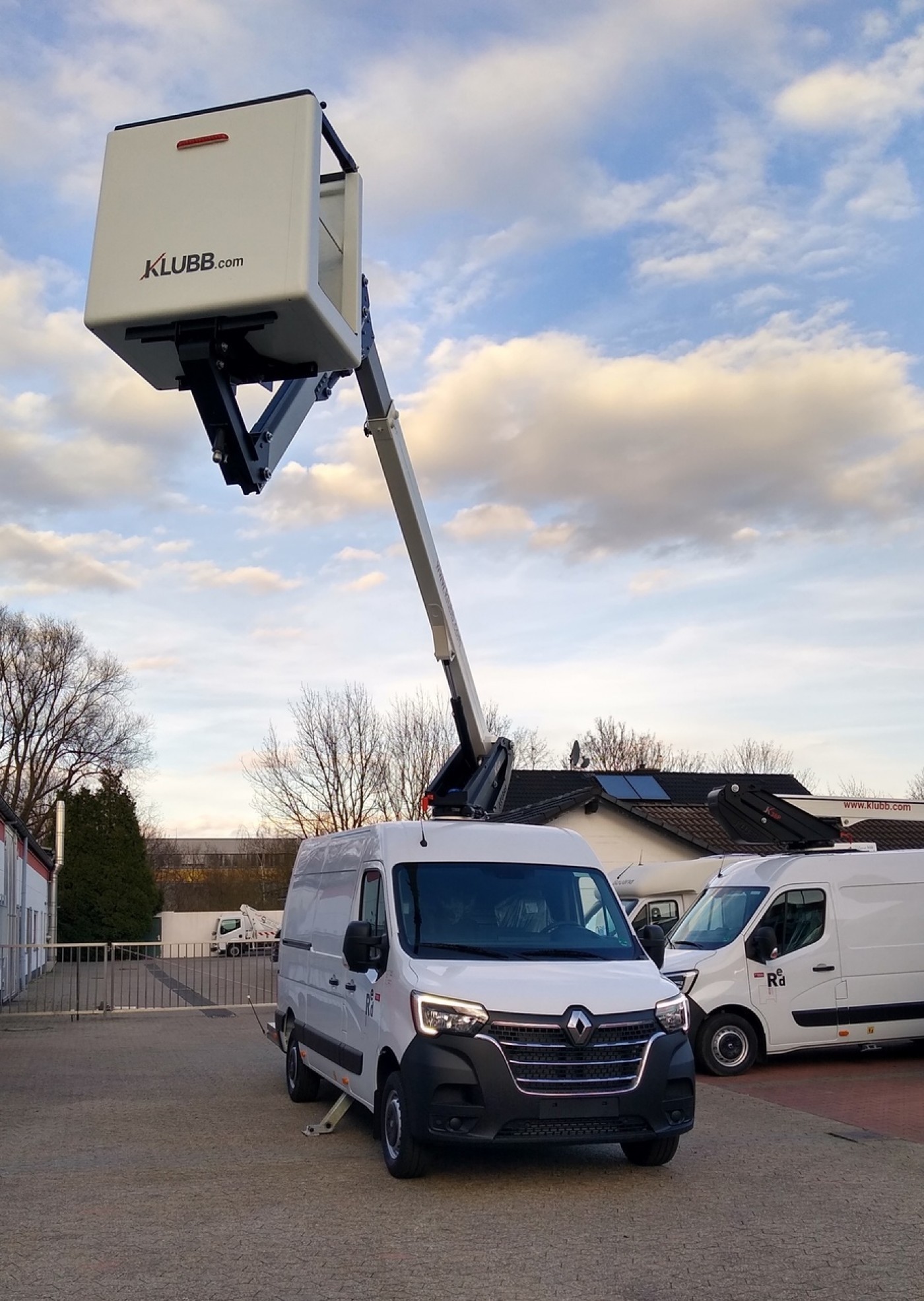 Renault Renault رافعة جوية تلسكوبية KLUBB K38P 14 م جديدة!