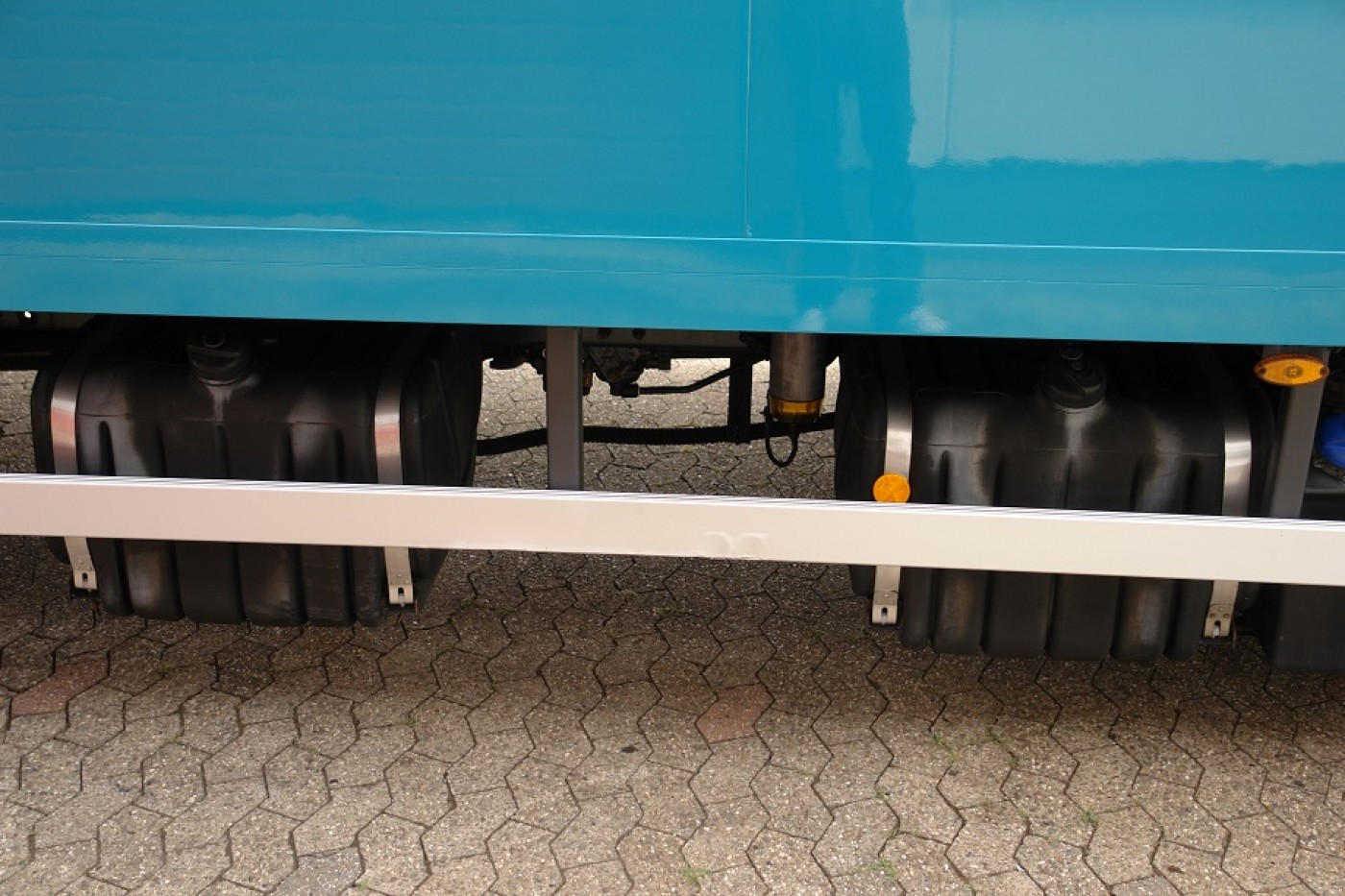 Iveco ML80E22 Doppelkabine Schlafkabine Koffer Luftfederung Ladebordwand 1000 kg Klima Standheizung EURO 5!