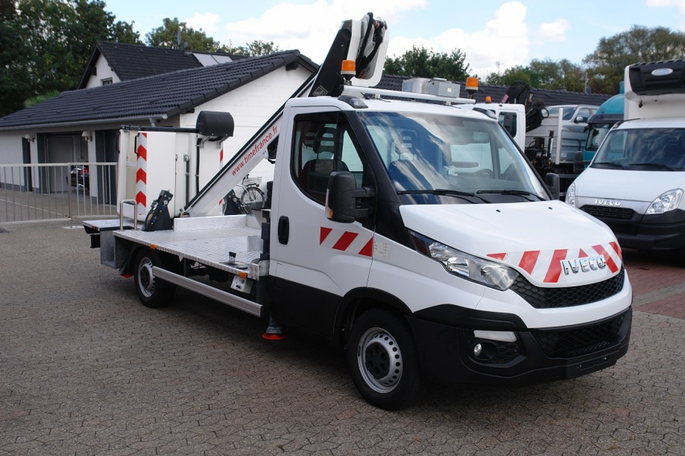 Iveco Daily 35S13 arial working lift LT130TB 13m 2 person basket 200kg 108h working hours airco EURO5 TÜV / UVV.