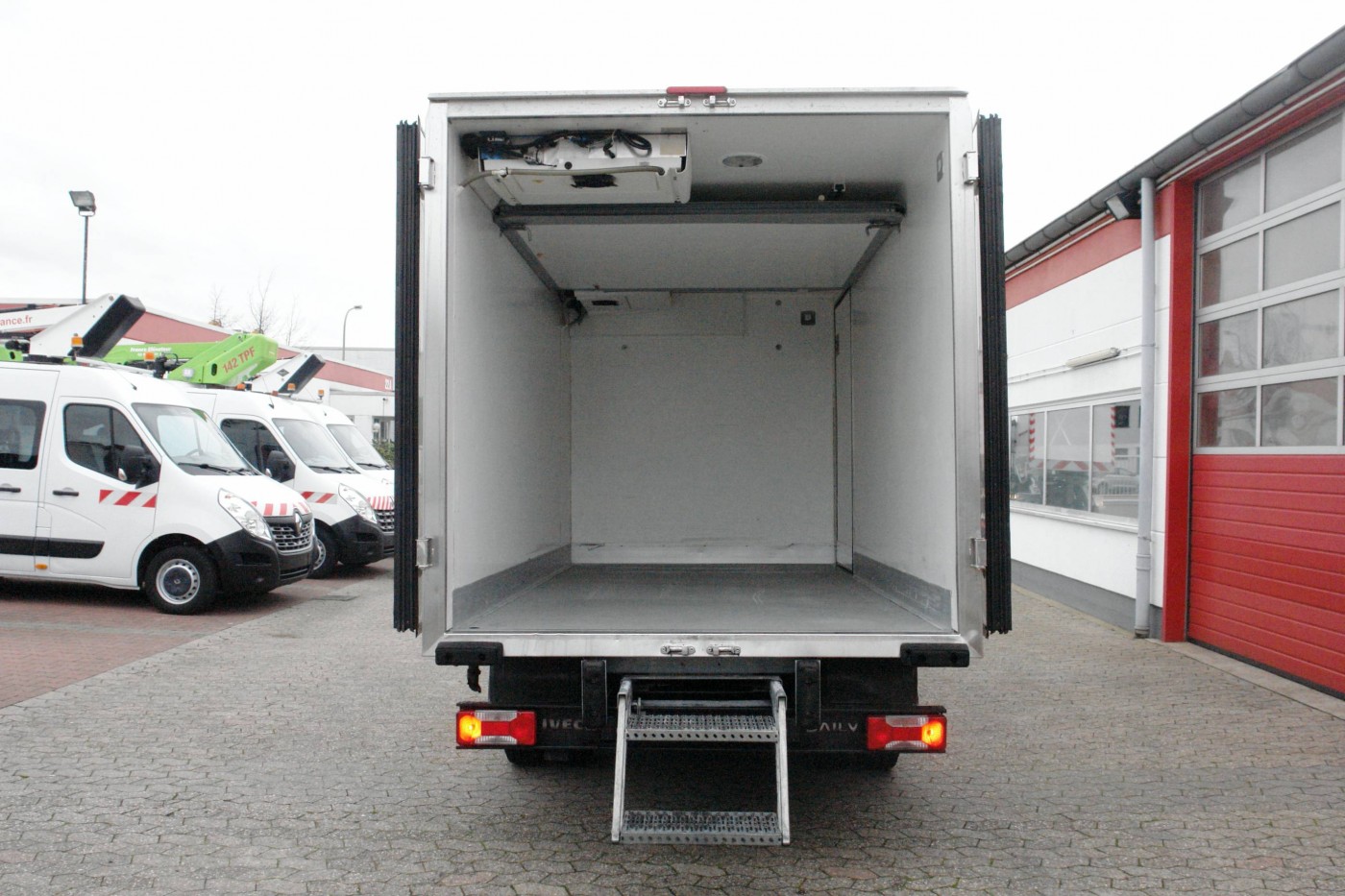 Iveco Daily 35C13 Tiefkühlkoffer Carrier Xarios 600 Multi-Temperatur EURO 5