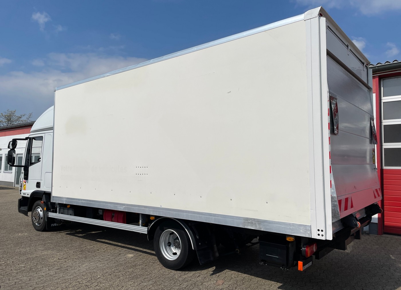 Iveco ML75E18 kamion furgon Ručni Hidraulična rampa 1000kg EURO5