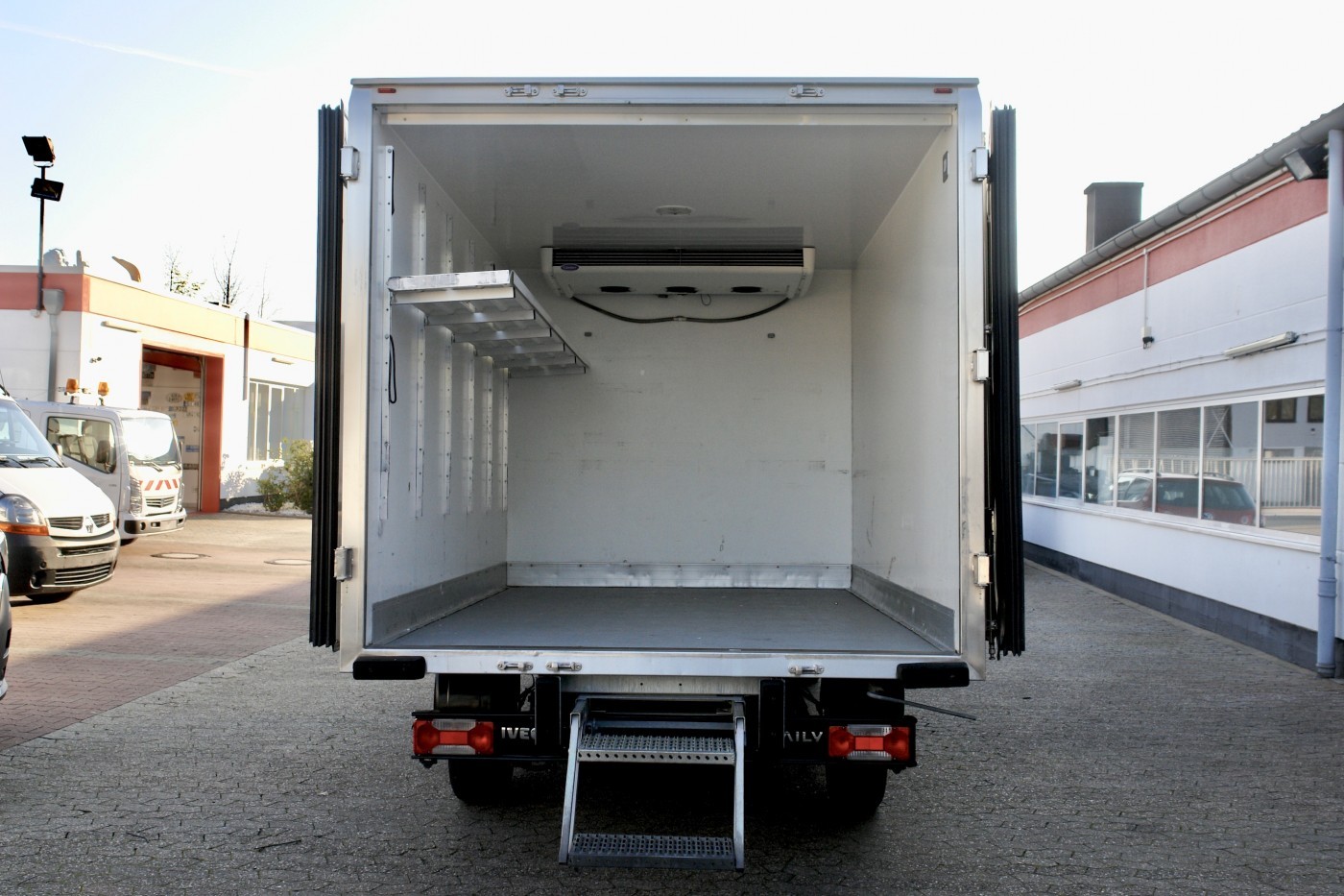 Iveco Daily 35S13 Refrigerator Carrier Xarios 600 EURO 5 TÜV
