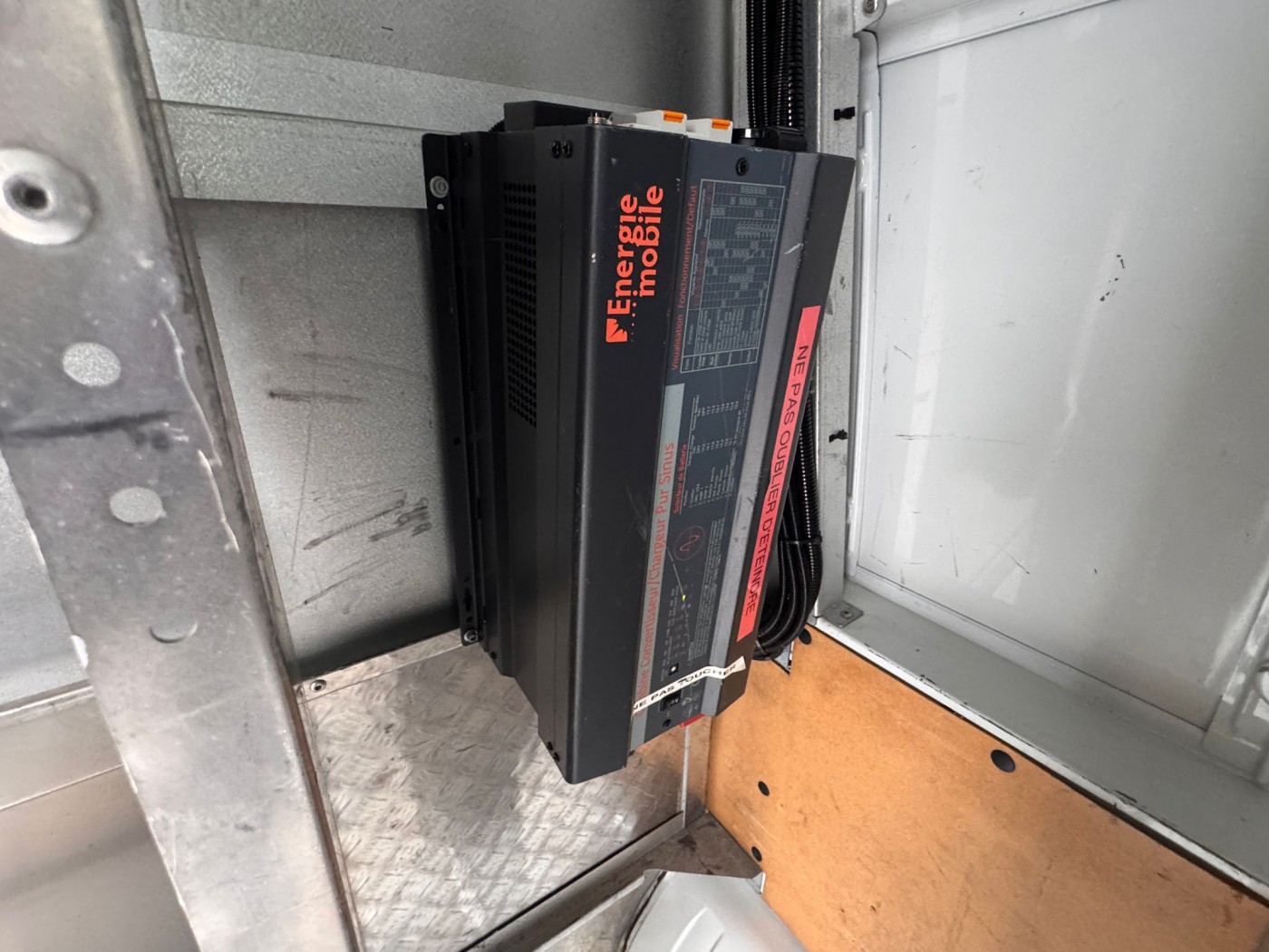 Renault autocarrata France Elevateur 142 TPFcc EURO 6Y