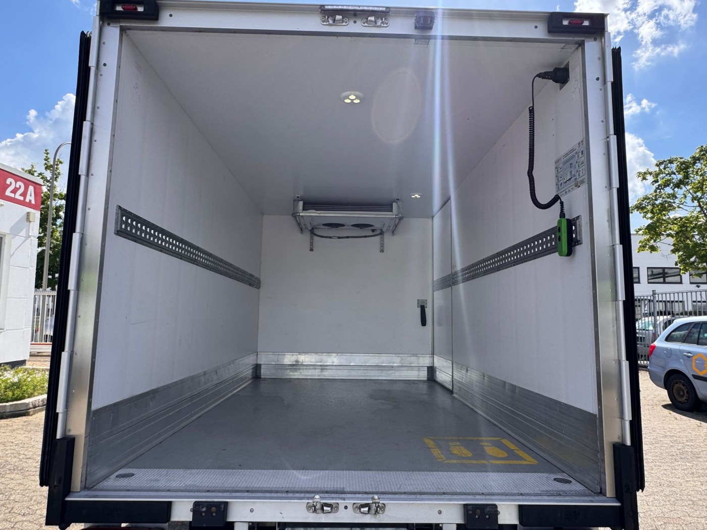 Iveco Tiefkühlkoffer Carrier Pulsor 400 LBW EURO 6