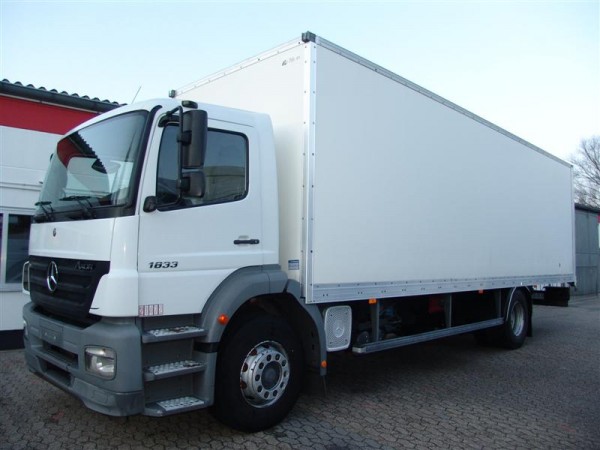  Axor 1833 Koffer 