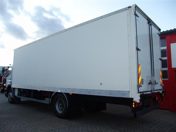  Axor 1833 Koffer 
