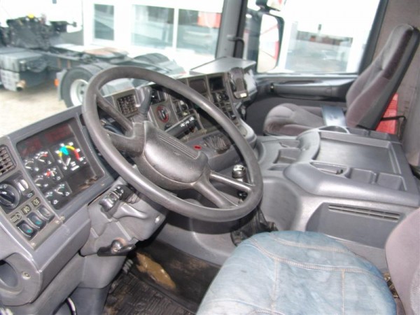  124G 400 Schweinetransporter