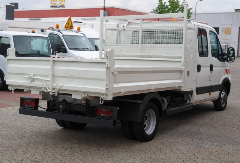 Iveco Daily 35C13 camión volquete, cabina doble, 7 lugares