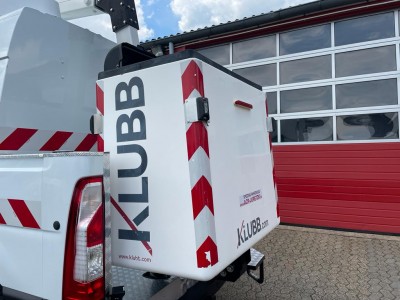 Renault Master con cesta elevadora KLUBB K26 Cesta 200kg EURO 6
