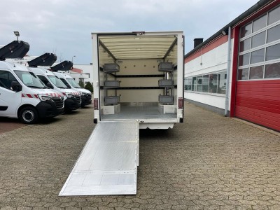 Renault Master closed box with loading ramp AC EURO 6